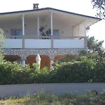 Haus Pedinka 2 *