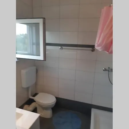 Haus Pedinka 2 * 비르