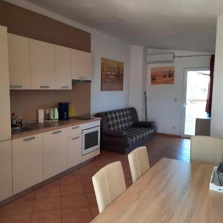 Haus Pedinka 2 *