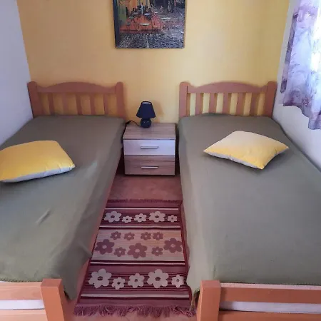 Apartment Haus Pedinka 2 *