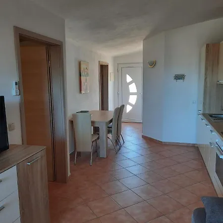 Haus Pedinka 2 Apartment *